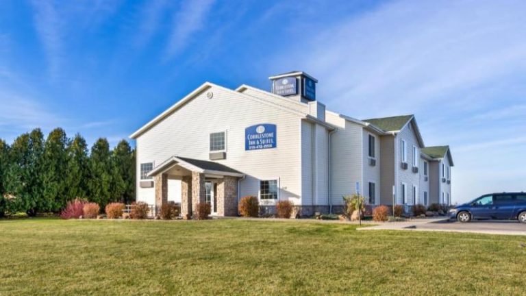 Cobblestone Inn & Suites – Vinton, IA