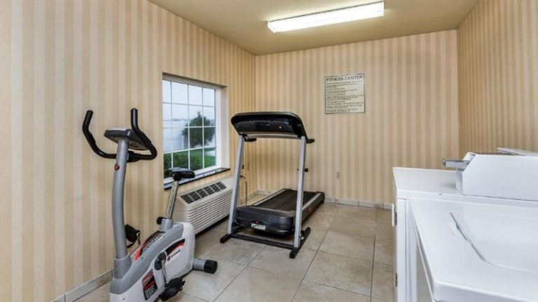 Cobblestone Inn & Suites – Vinton, IA