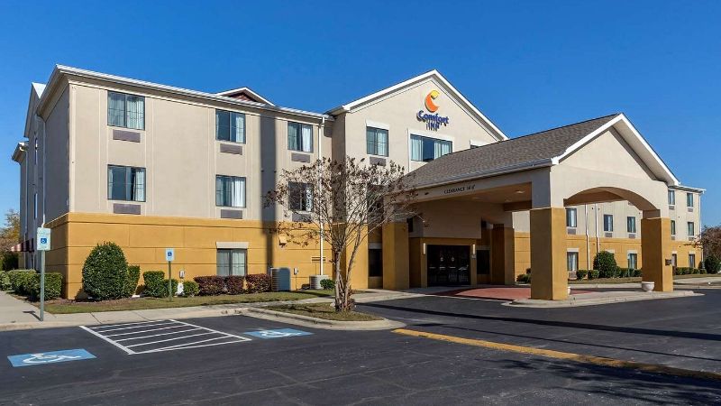 Comfort Inn Smithfield Near I-95, room with private jacuzzi, photo 6