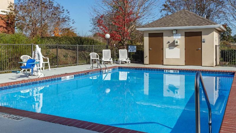 Comfort Inn Smithfield Near I-95, room with private jacuzzi, photo 7