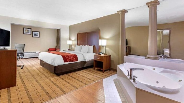 Comfort Inn & Suites Cedar Rapids North – Collins Road