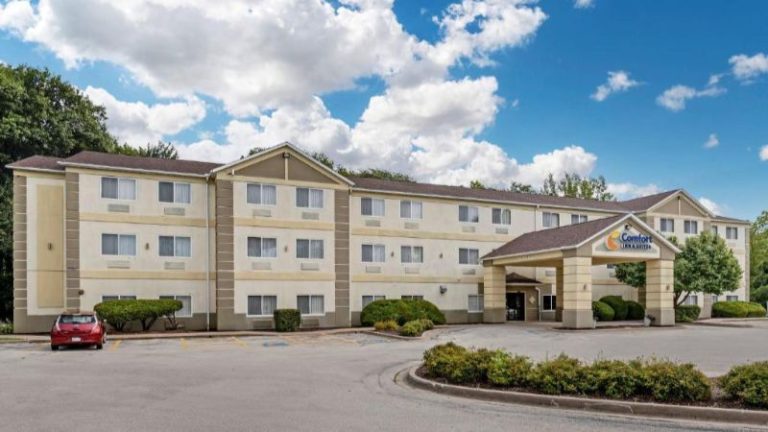 Comfort Inn & Suites, E. Moline – Quad Cities