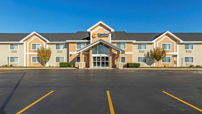 Comfort Inn Suites Jackson – West Bend
