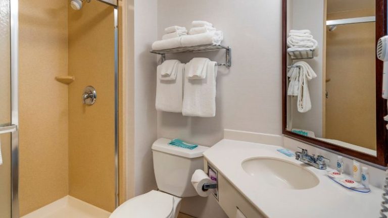 Comfort Inn & Suites Watertown – 1000 Islands