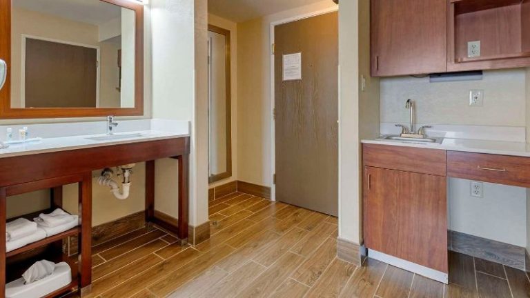 Comfort Inn and Suites Wilkes Barre – Arena