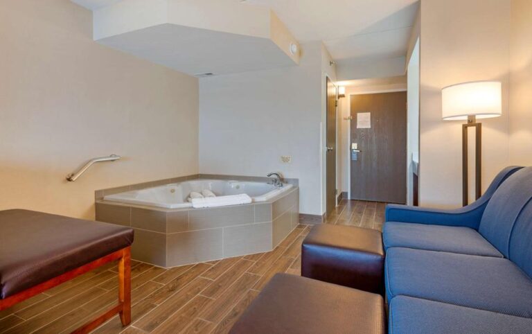 Comfort Inn and Suites Wilkes Barre – Arena