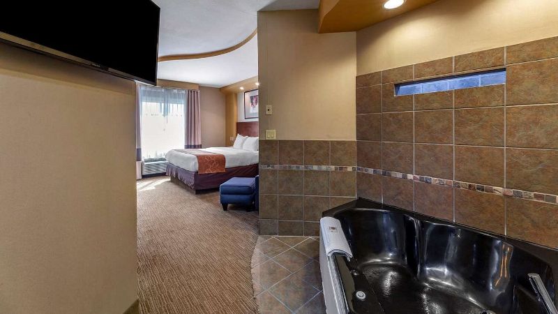 Comfort Suites Perrysburg