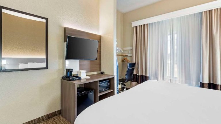 Comfort Suites Merrillville near US 30