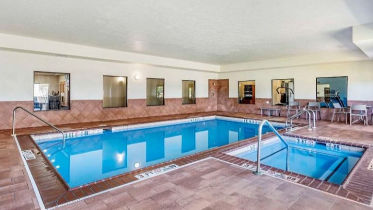 Comfort Suites Merrillville near US 30