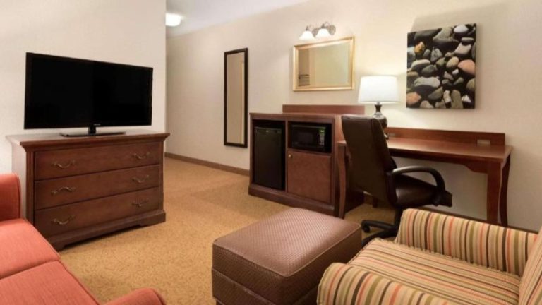 Country Inn & Suites by Radisson, Cedar Rapids Airport, IA