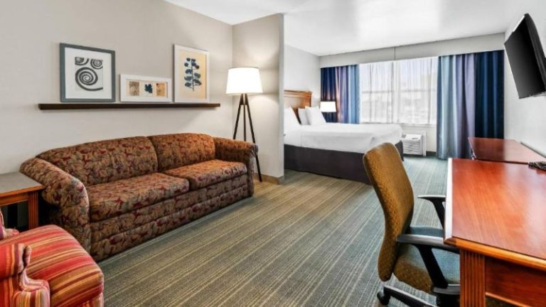 Country Inn & Suites by Radisson, Chambersburg, PA