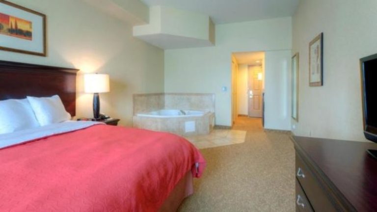 Country Inn & Suites by Radisson, Petersburg, VA