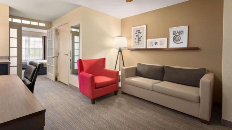 Country Inn & Suites by Radisson, Milwaukee Airport, WI