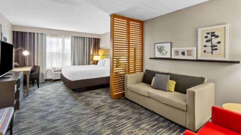 Country Inn & Suites by Radisson Portage, IN