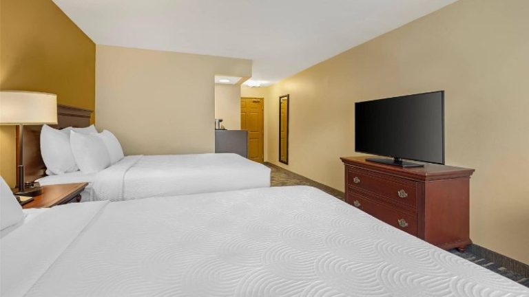 Country Inn & Suites by Radisson, Des Moines West, IA