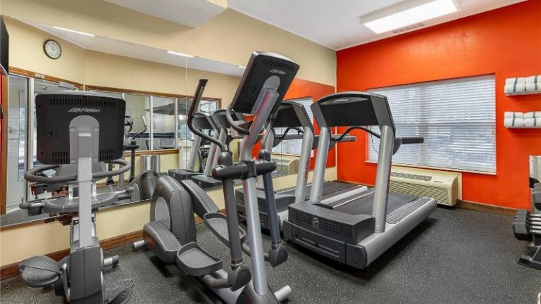 Country Inn & Suites by Radisson, Des Moines West, IA