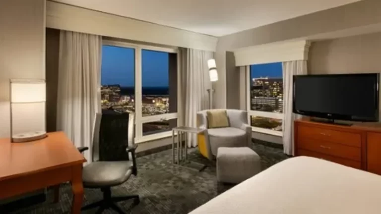 Courtyard by Marriott Tysons McLean
