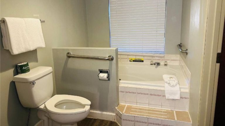 Days Inn By Wyndham Seatac Airport