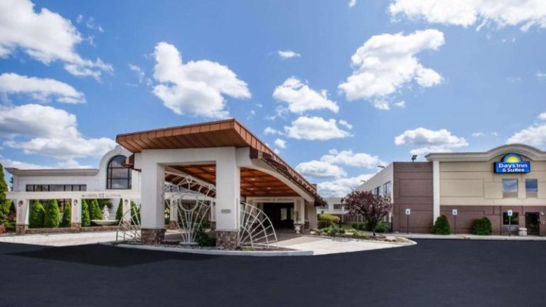 Days Inn & Suites by Wyndham Rochester Hills MI