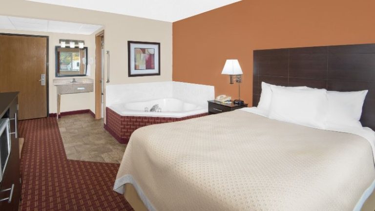 Days Inn by Wyndham Ames