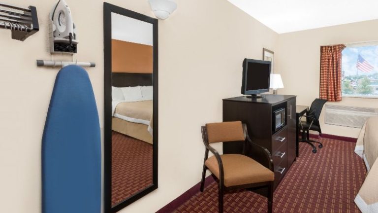 Days Inn by Wyndham Ames