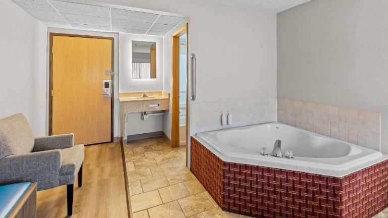 Days Inn by Wyndham Ames