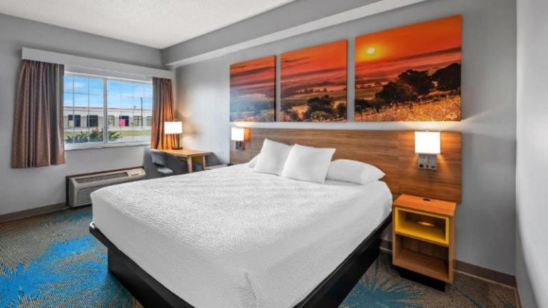 Days Inn by Wyndham Carroll
