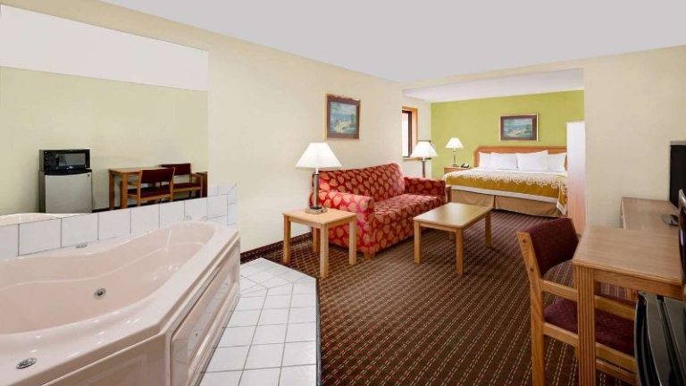 Days Inn by Wyndham Fort Dodge