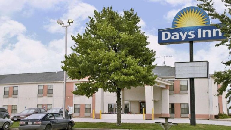 Days Inn by Wyndham Walcott Davenport