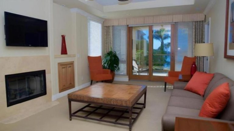 Dolphin Bay Resort and Spa