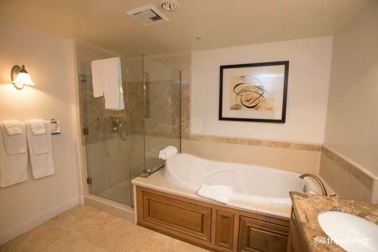 Dolphin Bay Resort and Spa