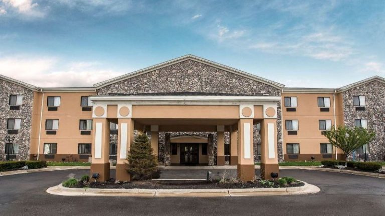 Econo Lodge Inn & Suites Monroe