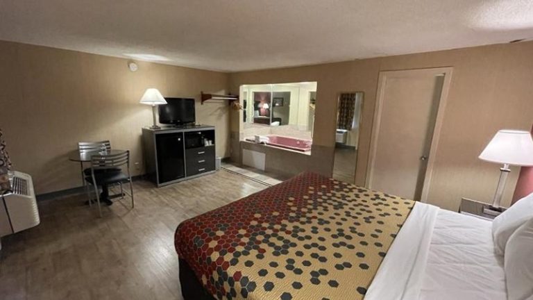 Economy Inn