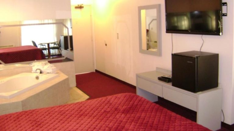 Edgewick Inn