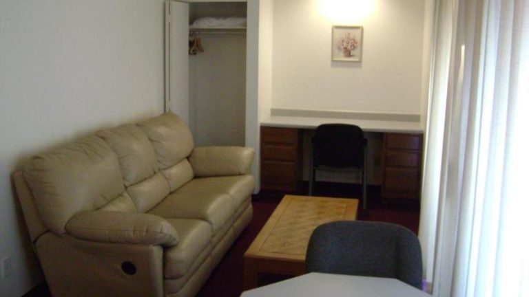 Edgewick Inn