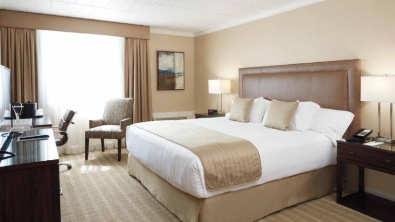 Ethan Allen Hotel