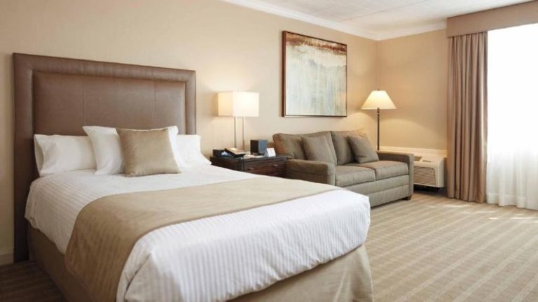 Ethan Allen Hotel