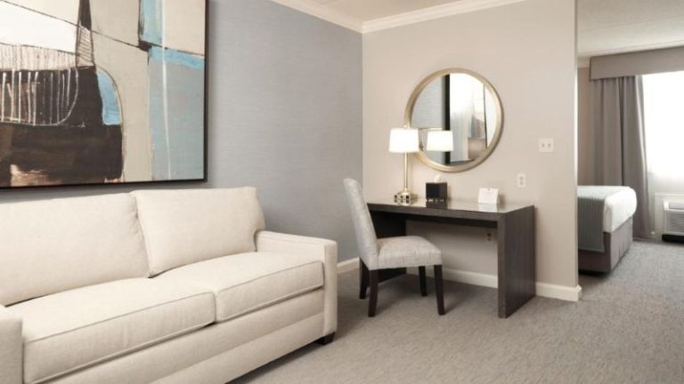 Ethan Allen Hotel