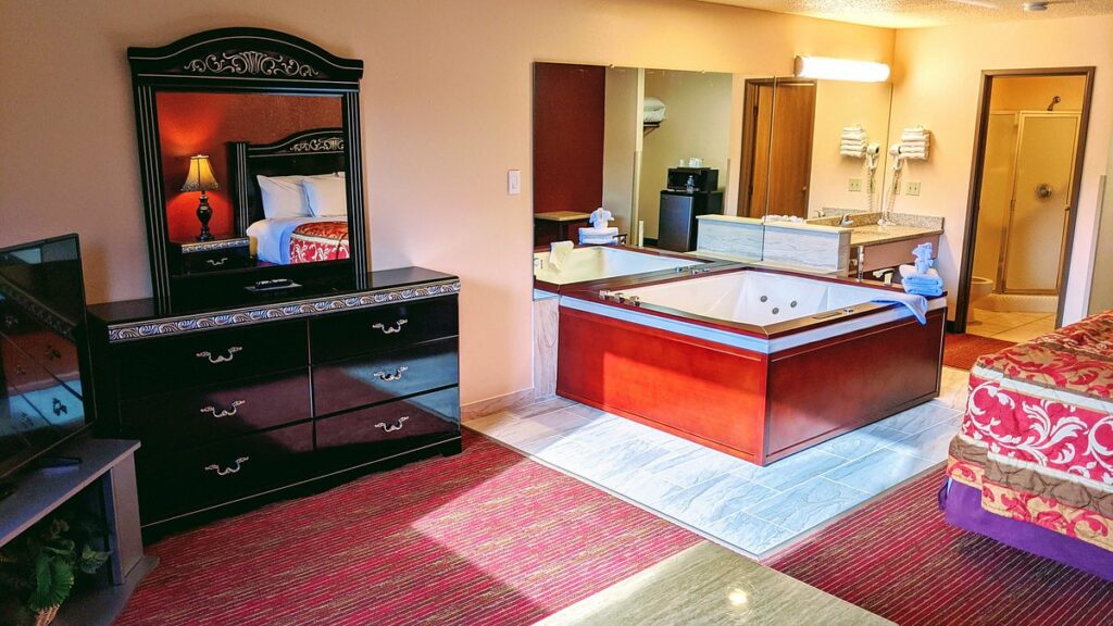 Grand Marquis Waterpark Hotel & Suites