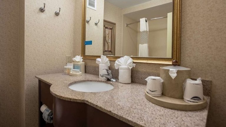 Hampton Inn Hadley-Amherst Area