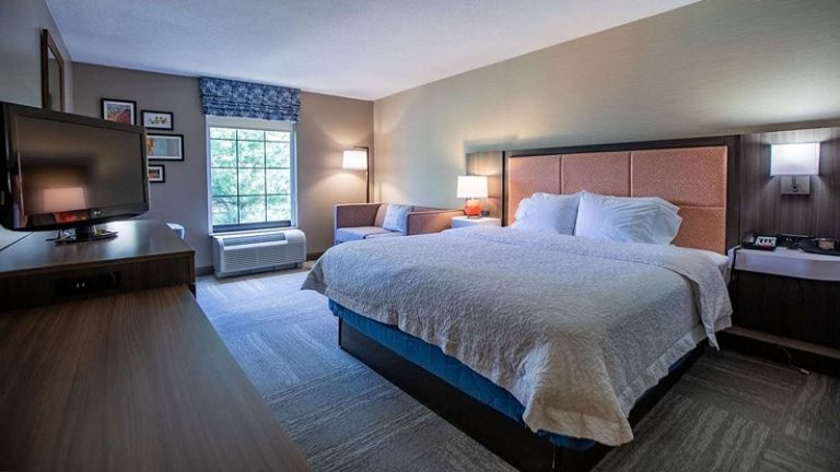 Hampton Inn Hadley-Amherst Area