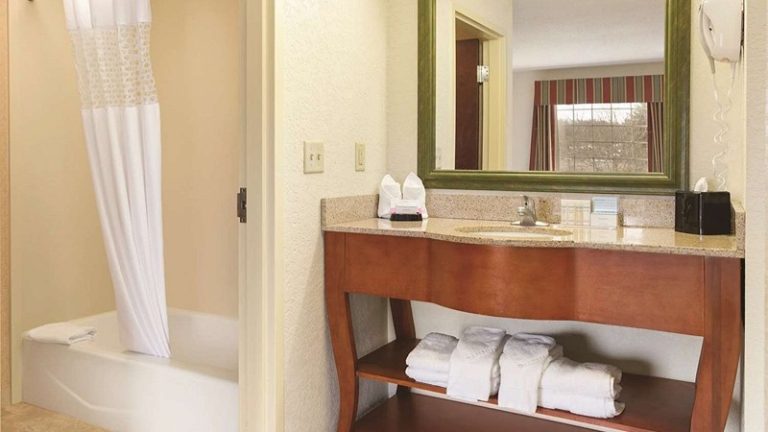 Hampton Inn & Suites Greenfield
