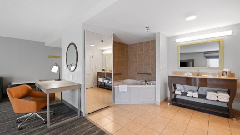 Hampton Inn & Suites Madera