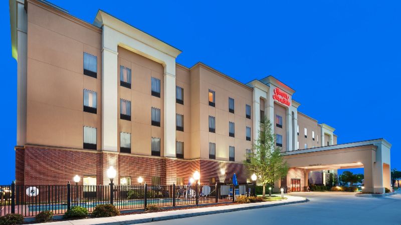Hampton Inn & Suites Morgan City, room with private jacuzzi, photo 8