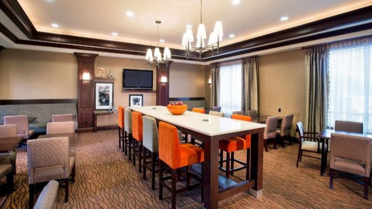Hampton Inn & Suites Washington-Dulles International Airport