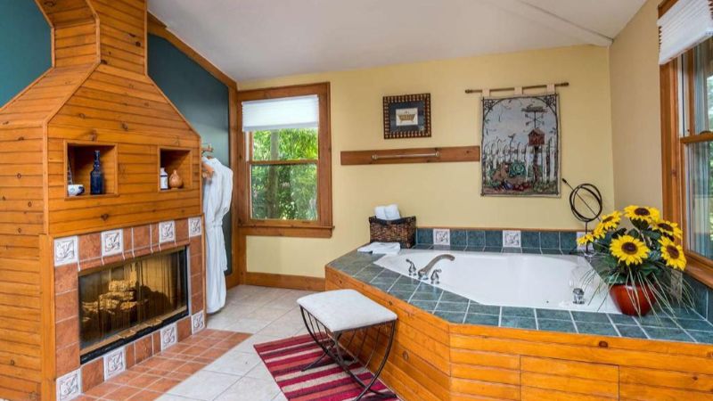 Highland Lake Inn & Resort