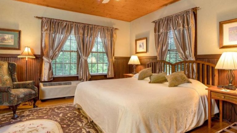 Highland Lake Inn & Resort