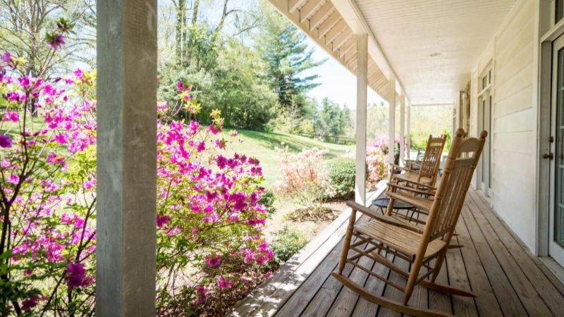 Highland Lake Inn & Resort, room with private jacuzzi, photo 6