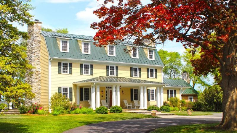 Hillbrook Inn & Restaurant, room with private jacuzzi, photo 7