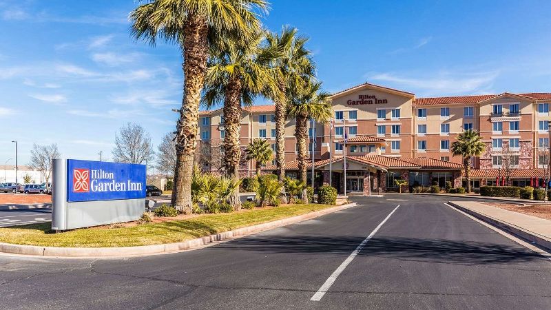 Hilton Garden Inn St. George, room with private jacuzzi, photo 7